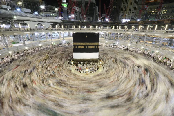 Des Pèlerins Musulmans Monde Entier Font Tour Kaaba Nuit Pendant — Photo