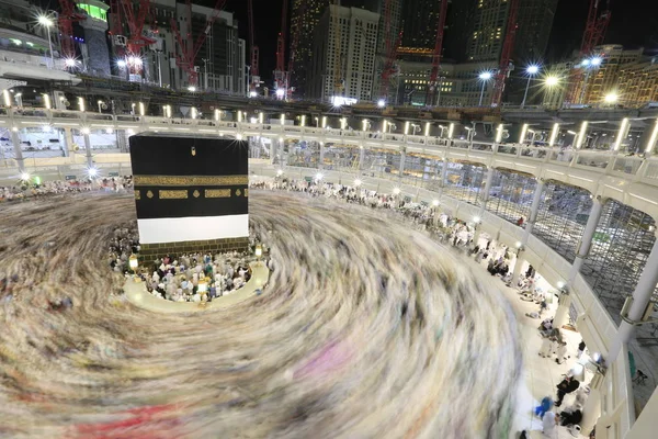 Des Pèlerins Musulmans Monde Entier Font Tour Kaaba Nuit Pendant — Photo