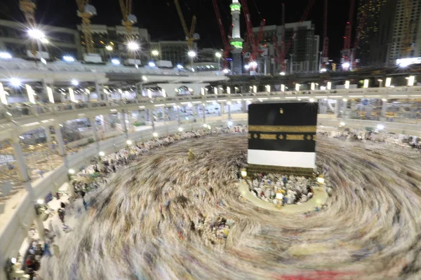 Peregrinos Musulmanes Todo Mundo Recorriendo Kaaba Por Noche Durante Hayy — Foto de Stock