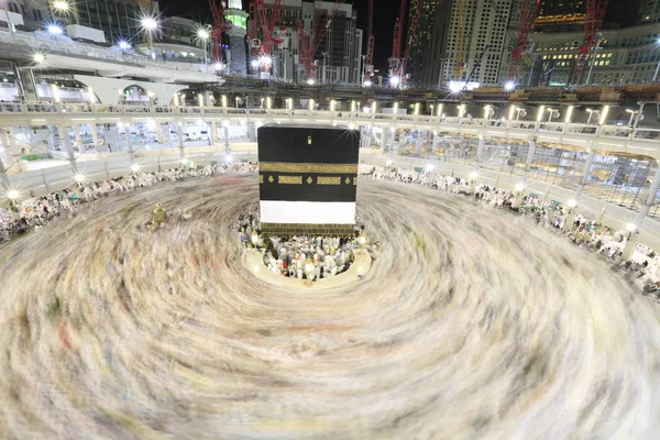 Des Pèlerins Musulmans Monde Entier Font Tour Kaaba Nuit Pendant — Photo