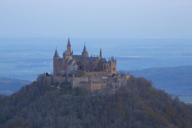 Hohenzollern Kalesi Swabian Alpleri'nde - Baden Wurttemberg, Almanya görünümünü