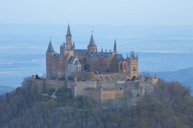 Hohenzollern Kalesi Swabian Alpleri'nde - Baden Wurttemberg, Almanya görünümünü
