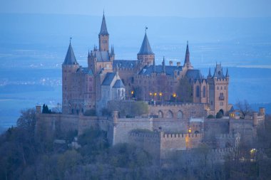 Hohenzollern Kalesi Swabian Alpleri'nde - Baden Wurttemberg, Almanya görünümünü