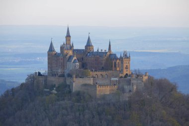 Hohenzollern Kalesi Swabian Alpleri'nde - Baden Wurttemberg, Almanya görünümünü