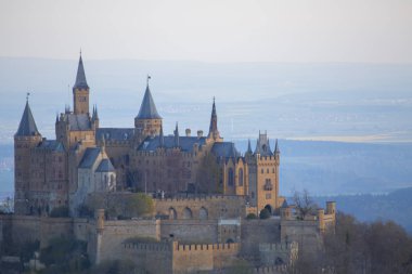 Hohenzollern Kalesi Swabian Alpleri'nde - Baden Wurttemberg, Almanya görünümünü