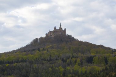 Hohenzollern Kalesi Swabian Alpleri'nde - Baden Wurttemberg, Almanya görünümünü