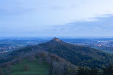 Hohenzollern Kalesi Swabian Alpleri'nde - Baden Wurttemberg, Almanya görünümünü