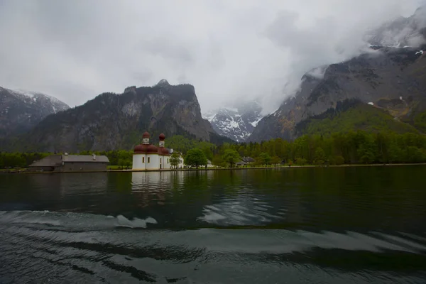 Klassischer Blick Auf Den Königssee Mit Der Weltberühmten Wallfahrtskirche Sankt — Stockfoto