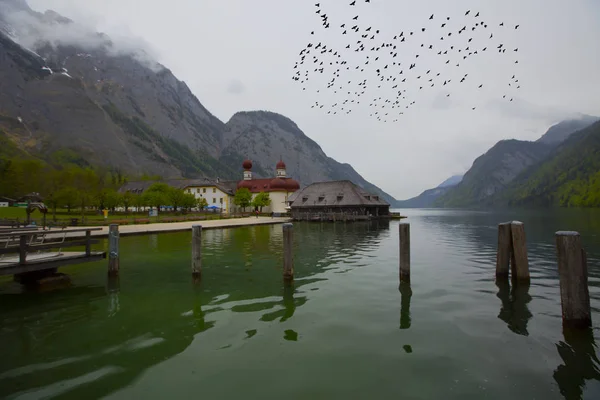 Clásica Vista Panorámica Del Lago Konigssee Con Famosa Iglesia Peregrinación — Foto de Stock