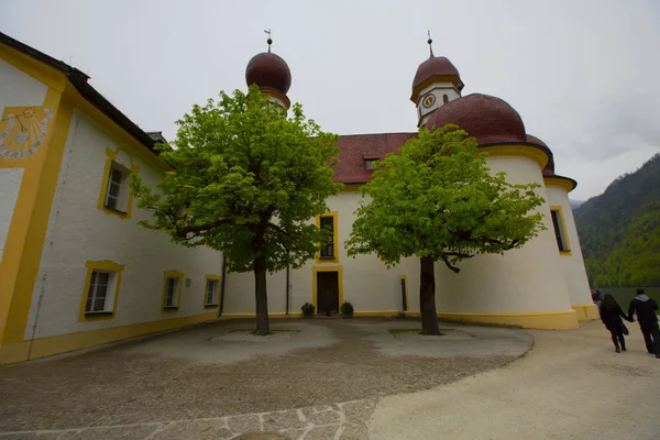 Klassischer Blick Auf Den Königssee Mit Der Weltberühmten Wallfahrtskirche Sankt — Stockfoto