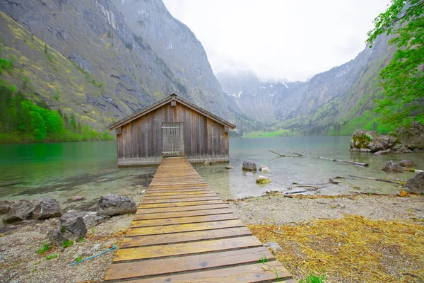 Vue Idyllique Vieille Maison Traditionnelle Bateau Bois Lac Pittoresque Obersee — Photo