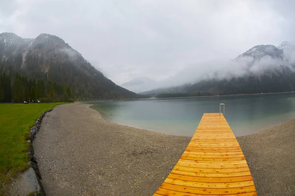 Panoramiczny Widok Jezioro Plansee Alpach Austriackich — Zdjęcie stockowe