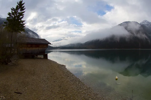 Avusturya Alpleri Ndeki Plansee Gölü Nün Panoramik Manzarası — Stok fotoğraf