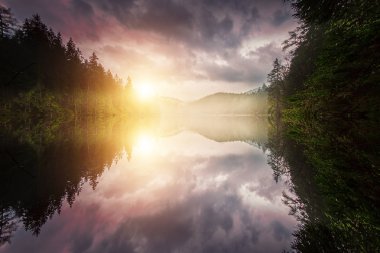 Eibsee Gölü ve Peyzajı / Almanya