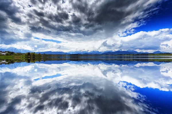 Montaña Alp Lago Hopfensee — Foto de Stock