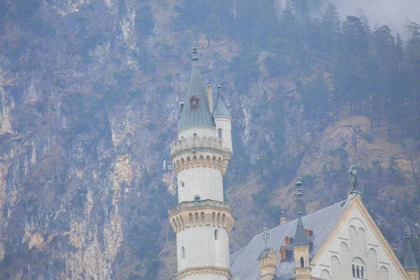 Krásný Výhled Světoznámý Zámek Neuschwanstein Románský Palác Devatenáctého Století Postavený — Stock fotografie