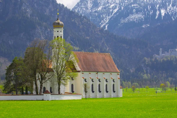 地标教堂圣科洛曼在巴伐利亚附近的城市富森 — 图库照片
