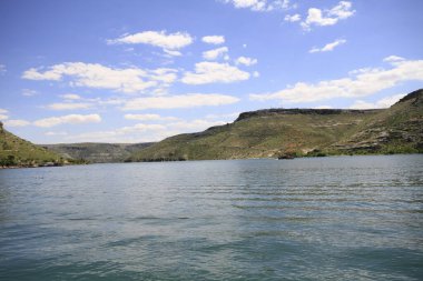 Eski Halfeti.Eski kasaba Halfeti yükselen sular altında, Şanlıurfa, Türkiye.