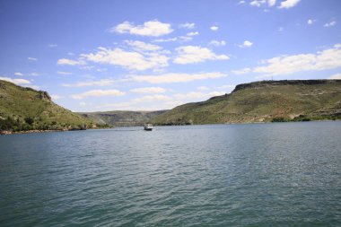 Eski Halfeti.Eski kasaba Halfeti yükselen sular altında, Şanlıurfa, Türkiye.