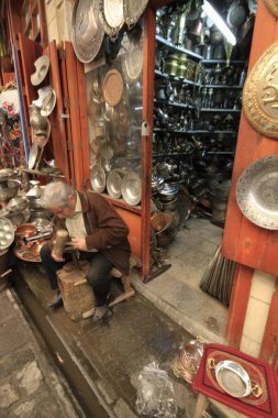 Gaziantep Bakrclar Çarşısı ve şehir manzarası.
