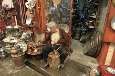 Gaziantep Bakrclar Çarşısı ve şehir manzarası.