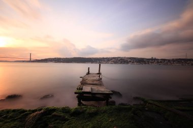 İstanbul, Boğaz Köprüsü ve Bakire Kulesi, fantastik uzun pozlu teknik çekimler.