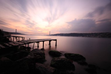 İstanbul, Boğaz Köprüsü ve Bakire Kulesi, fantastik uzun pozlu teknik çekimler.