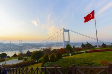 İstanbul Boğaziçi Köprüsü. 15 Temmuz Şehitler Köprüsü. İstanbul / Türkiye.