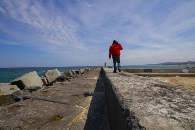 Durusu Gölü'nün (Terkos Gölü) sakin sularının gün doğumunda, terk edilmiş birkaç tekneyle muhteşem bir manzarası ön plandadır. Durusu Gölü, İstanbul'a yakın en güzel göllerden biridir...