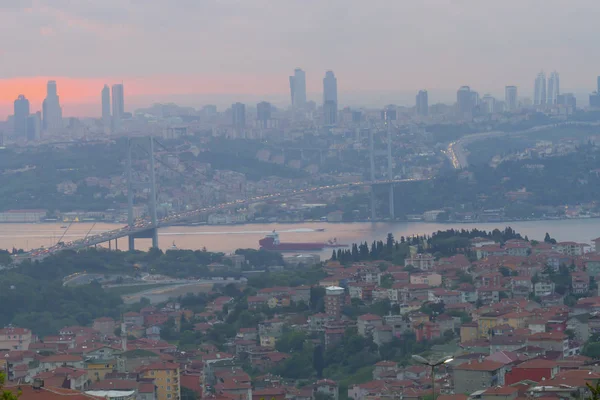 Foto Ponte Bósforo Istambul Nascer Sol Une Dois Continentes Diferentes — Fotografia de Stock