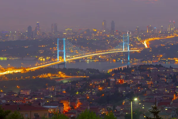 Foto Ponte Bósforo Istambul Nascer Sol Une Dois Continentes Diferentes — Fotografia de Stock