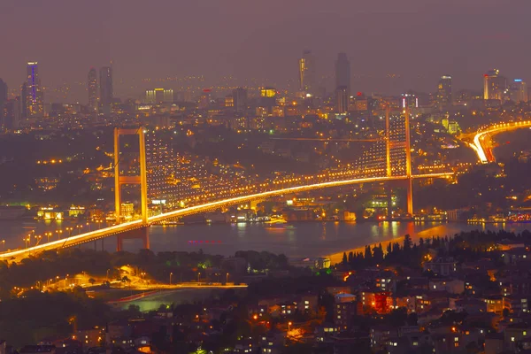 Фото Босфорского Моста Стамбула Восходе Солнца Объединяет Два Разных Континента — стоковое фото
