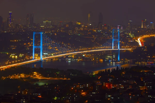 Foto Del Puente Del Bósforo Estambul Amanecer Une Dos Continentes — Foto de Stock