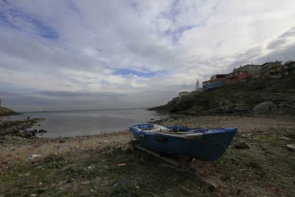 トルコ イスタンブールのルメリ フェネリ ルメリ灯台 イスタンブールのサリヤー地区の黒海側と北海岸 — ストック写真