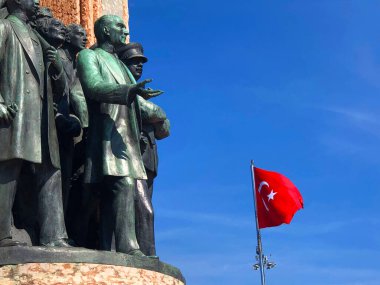 Taksim - İstanbul; 01-Haziran 2020: Taksim Meydanı ve Nostaljik Tramvay