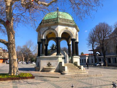 Coronavirus salgını sırasında Alman Çeşmesi ve boş şehir