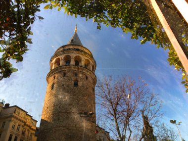 Galata Kulesi, İstanbul 'un Galata ilçesine bağlı bir kuledir. 528 yılında inşa edilen bina, Türkiye 'nin önemli simgeleri arasında yer alıyor.