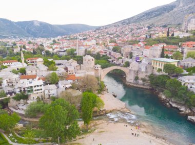 Bosna-Hersek 'in Mostar Köprüsü' nün hava manzarası