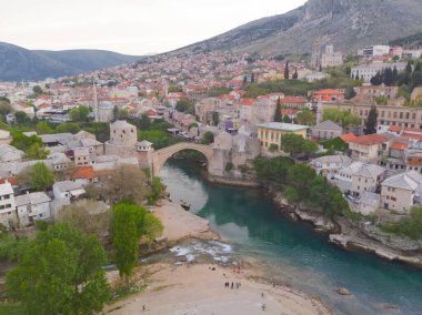 Bosna-Hersek 'in Mostar Köprüsü' nün hava manzarası