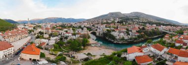 Bosna-Hersek 'in Mostar Köprüsü' nün hava manzarası