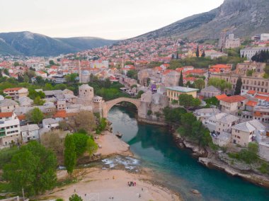 Bosna-Hersek 'in Mostar Köprüsü' nün hava manzarası
