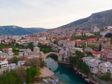 Bosna-Hersek 'in Mostar Köprüsü' nün hava manzarası