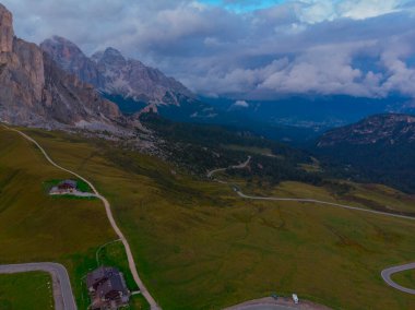 İtalya Dolomites moutnain - Passo di Giau South Tyrol içinde.