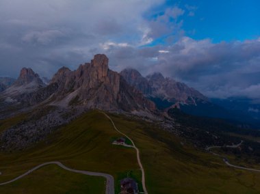 İtalya Dolomites moutnain - Passo di Giau South Tyrol içinde.