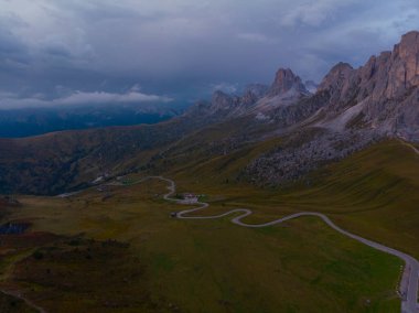 İtalya Dolomites moutnain - Passo di Giau South Tyrol içinde.