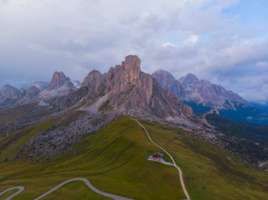 İtalya Dolomites moutnain - Passo di Giau South Tyrol içinde.