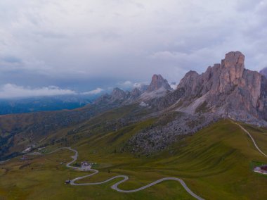 İtalya Dolomites moutnain - Passo di Giau South Tyrol içinde.