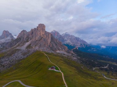 İtalya Dolomites moutnain - Passo di Giau South Tyrol içinde.