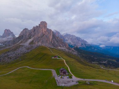 İtalya Dolomites moutnain - Passo di Giau South Tyrol içinde.