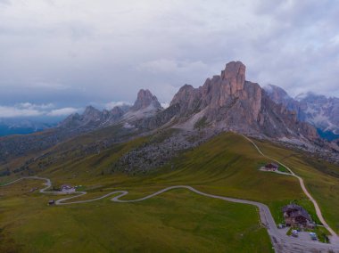 İtalya Dolomites moutnain - Passo di Giau South Tyrol içinde.